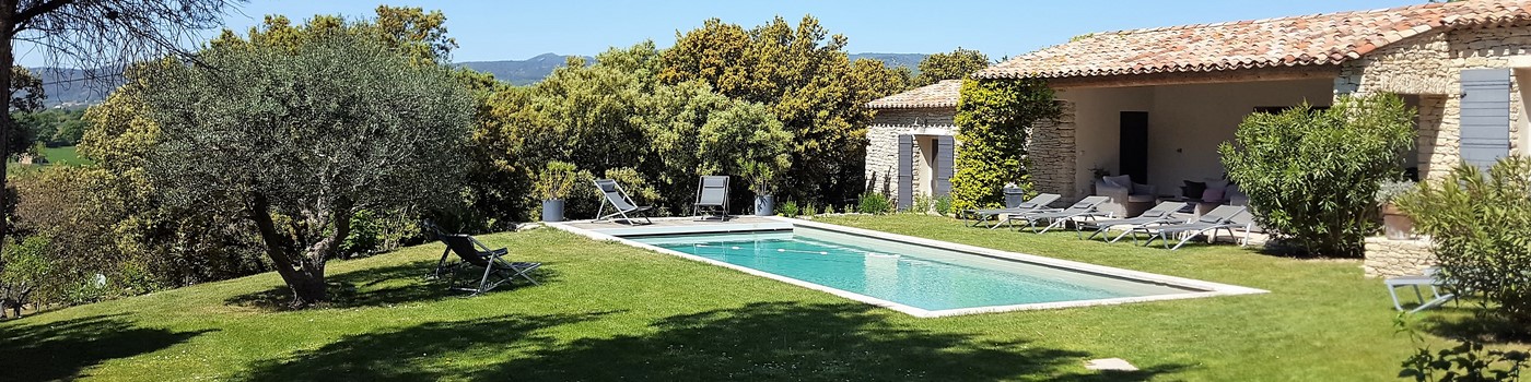 piscine_a_les_terrasses_gordes_luberon_provence_maison_d'hotes_de_charme_climatisee_pour_un_sejour_de_repos_au_calme.jpg